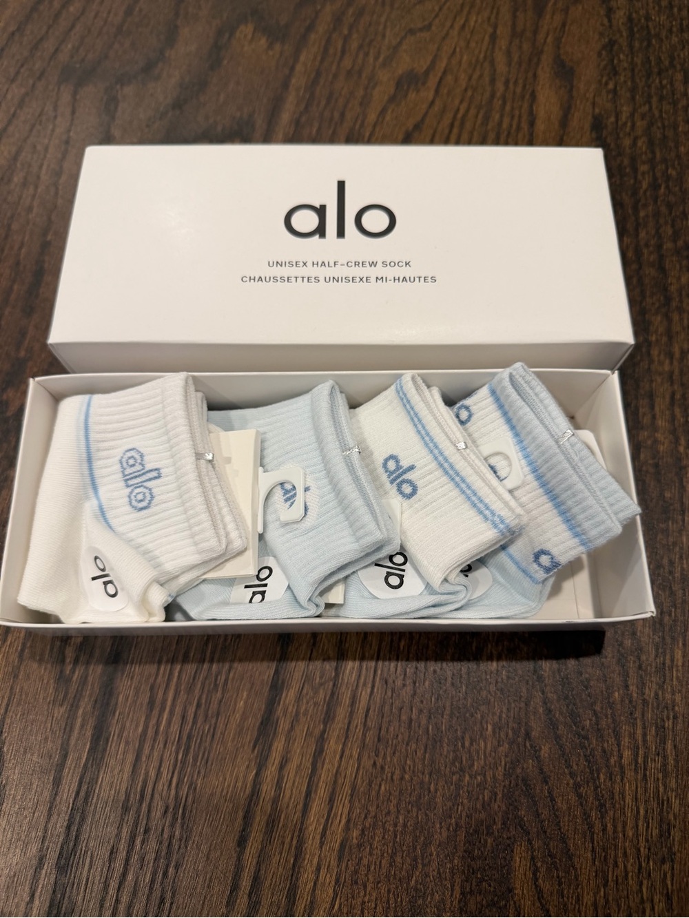 ALO Yoga Unisex Half-Crew Socks in White and Light Blue - Pack